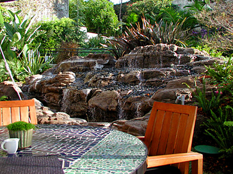 hot tub foliage with secluded landscape designed by Pacific Land Design architects including vista of Pearl Harbor